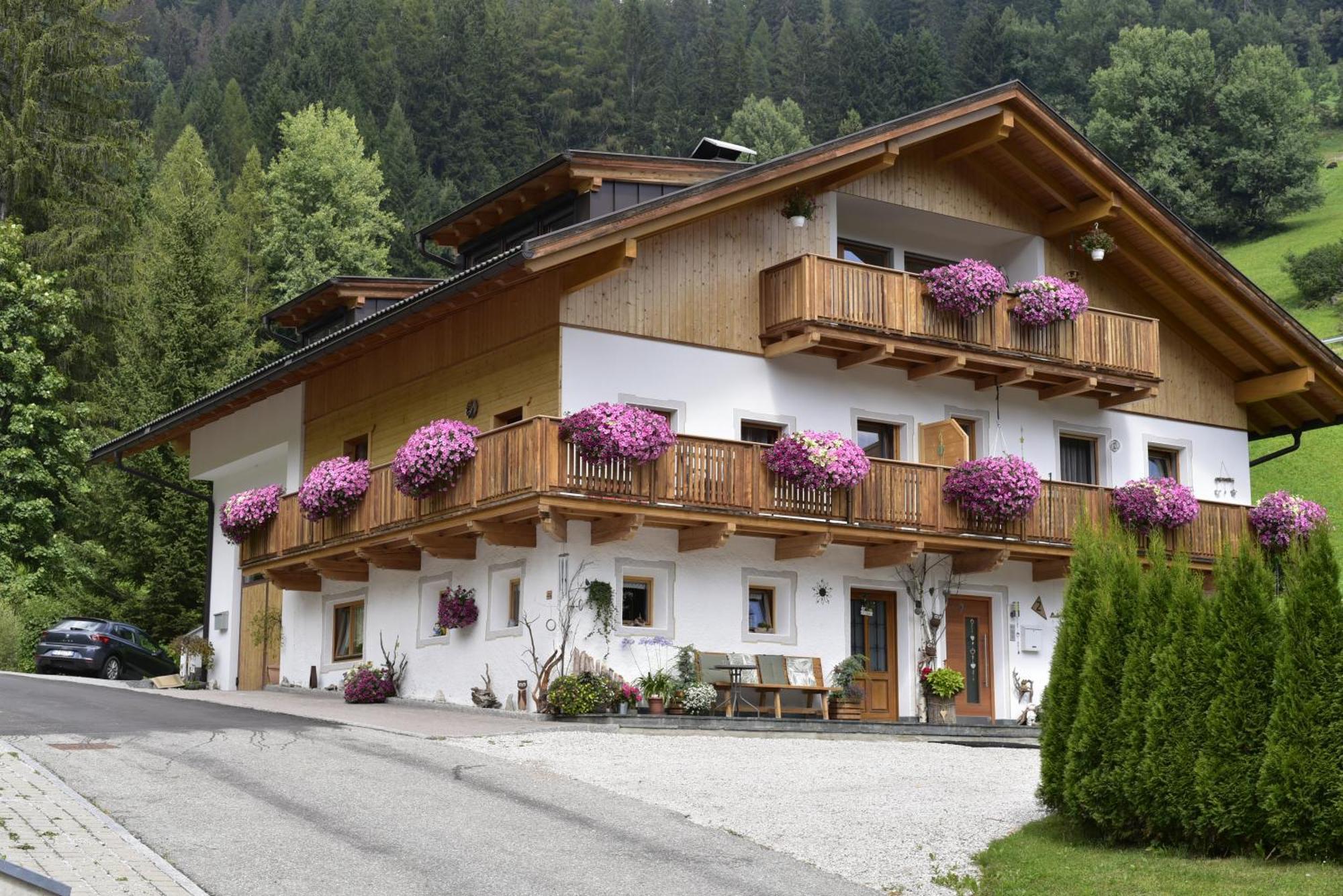 Apartement Schuster Lake Prags Braies المظهر الخارجي الصورة